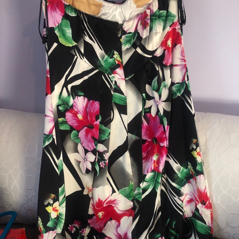 Dress - Picture 2 of 2